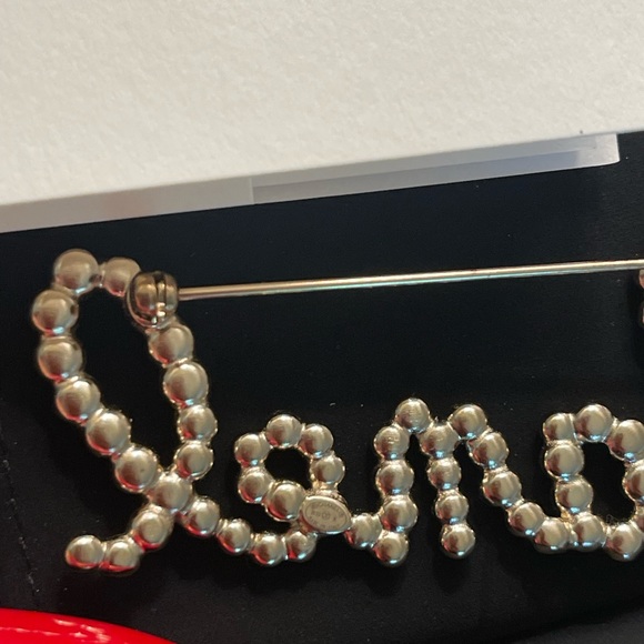 CHANEL
Metal Glass Swirling Pearls Brooch Pin Gold - Picture 7 of 8